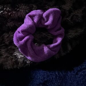 very good hair bow i have a whole box full hit me up